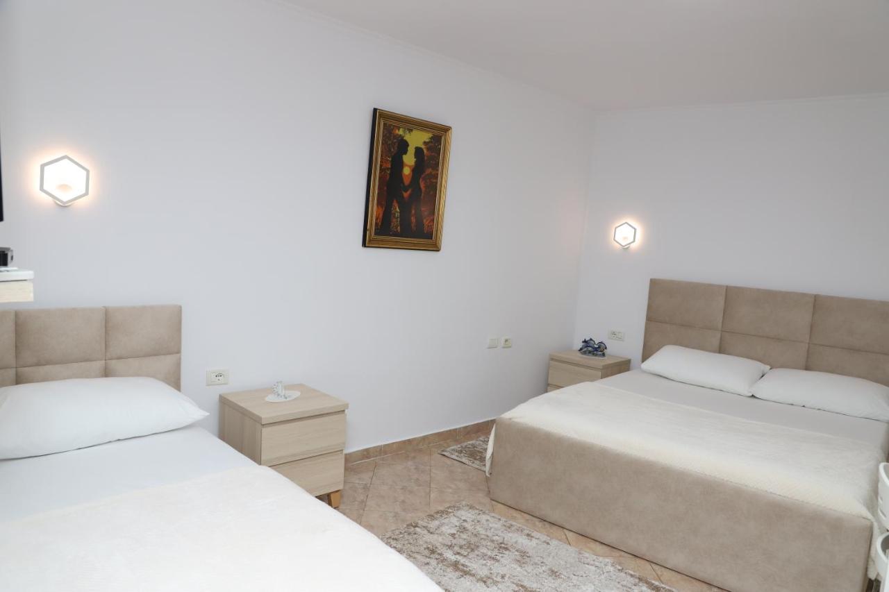 Downtown Apartment 2 Берат Екстериор снимка